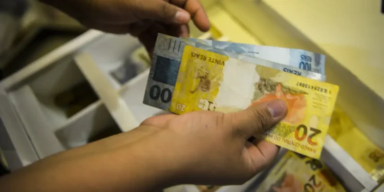 Governo propõe salário mínimo de R$ 1.630 em 2026