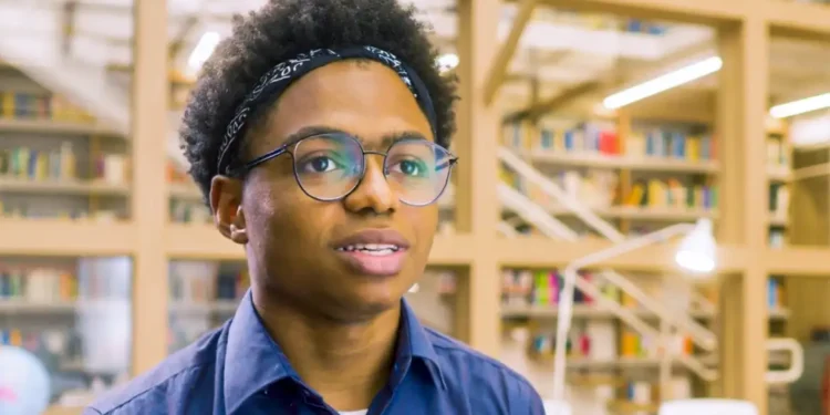 Programa que oferta bolsas de estudo a negros tem inscrição até dia 30