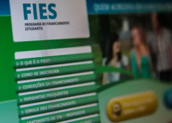 Fies: instituições de ensino têm até hoje para confirmar participação
