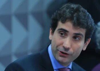 BC avalia se taxa Selic está suficiente diante da guerra de tarifas