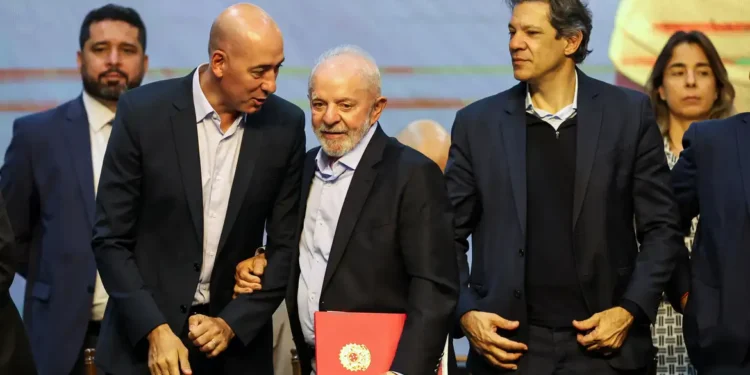 Haddad pede que eleitores se mobilizem por reforma do Imposto de Renda