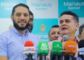 Em posse de novo secretário da Educação, prefeito de Manaus adia anúncio sobre abono do Fundeb