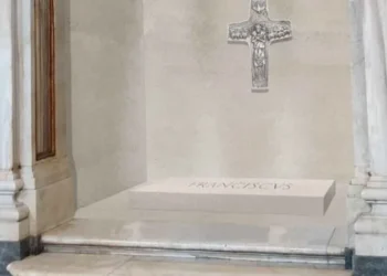 tumulo-papa-francisco