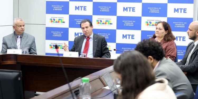 Brasil registra saldo de mais de 257 mil novos empregos em abril