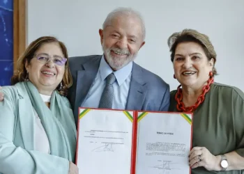 Lula empossa Márcia Lopes no Ministério das Mulheres