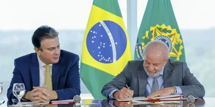 MEC proíbe cursos a distância de medicina, direito e odontologia