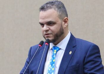 Vereador Aldenor Lima compara pessoas a cães em debate sobre uso de focinheira em condomínios