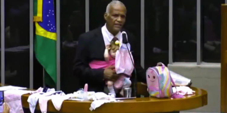 Deputado Isidório - Bebê Reborn