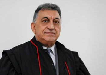 O desembargador Elci Simões estava afastado do cargo (Foto: Divulgação/TJAM)