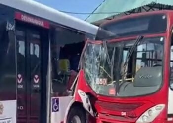 Ônibus - Colisão