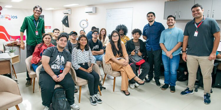 Rede Rios recebe estudantes de jornalismo da Fametro
