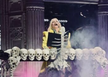 Lady Gaga reúne 2,1 milhões de fãs em show histórico em Copacabana e bate recorde de Madonna