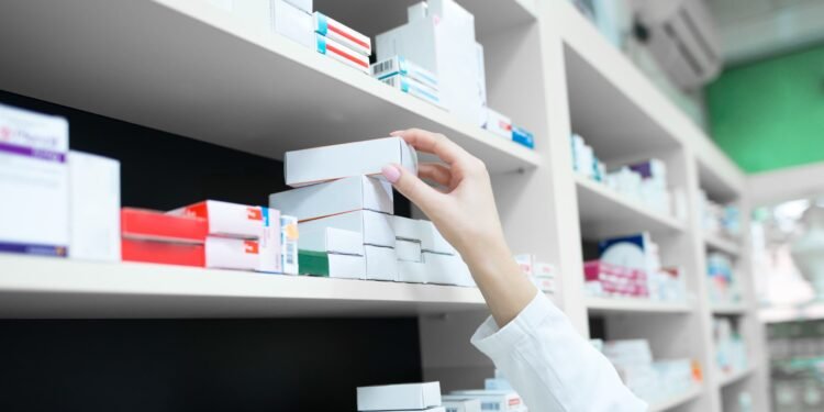 MP apura irregularidades em quase 40 farmácias de unidades de saúde de Manaus