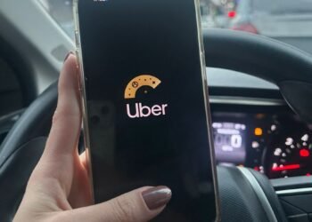 Ar-condicionado passa a ser obrigatório em viagens pelo aplicativo Uber