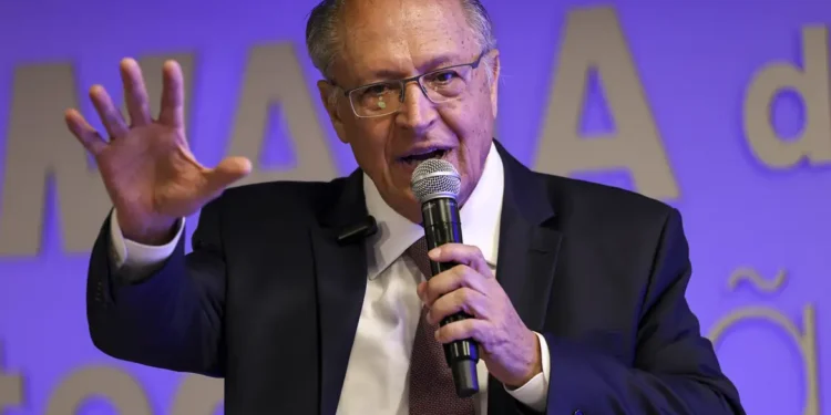 Alckmin passa por exames após sentir enjoo e dores abdominais