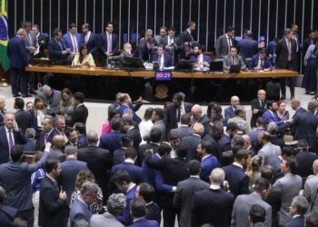 camara-projeto-deputados