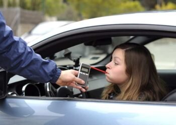 Recusa ao bafômetro: saiba o que fazer e quais são as consequências no Amazonas