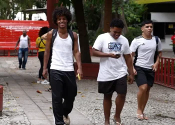 Enem 2025: prazo para pedir isenção da taxa acaba nesta sexta