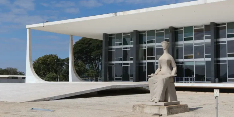 STF mantém regra que impede registro de candidato que não presta conta