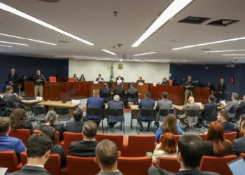 Bolsonaro nega que Marinha tenha colocado tropas à disposição dos atos de 8 de janeiro