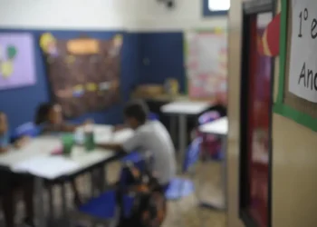 Lula assina decreto que cria Prêmio Nacional da Educação