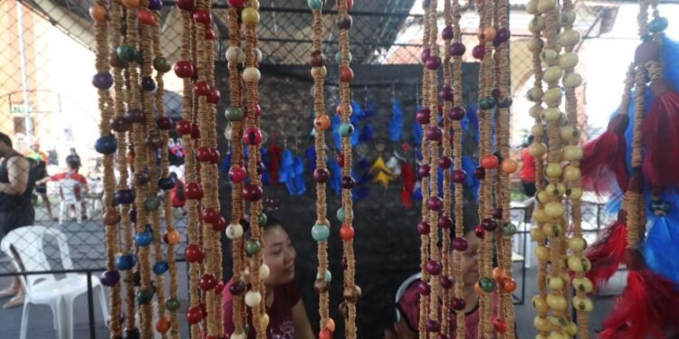 Festival de Parintins 2025: Torcedores dos bois podem adquirir produtos na 5° Feira de artesanato indígena - (Foto: Divulgação/ Fepiam)