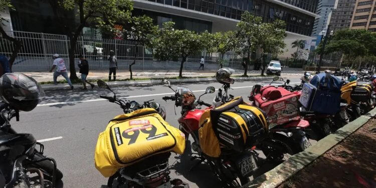 Governo estuda abertura de crédito para entregadores de apps