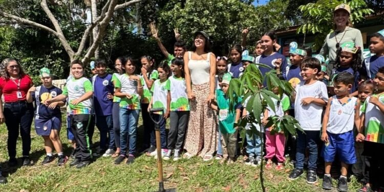 Isabelle Nogueira - Mudas