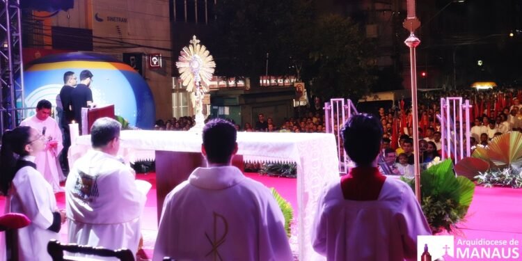 “Jesus nos dá a Eucaristia como prova de amor”, diz Dom Luiz Soares Vieira