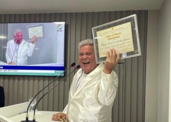 Milton Cunha é oficialmente cidadão Parintins no Amazonas