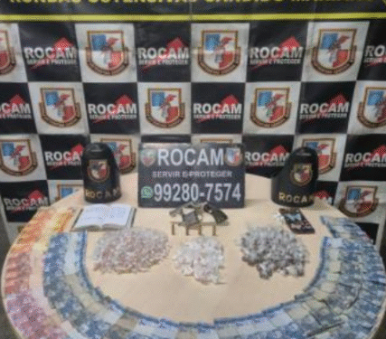 Mulher que guardava arma e drogas em câmelo é presa em Manaus