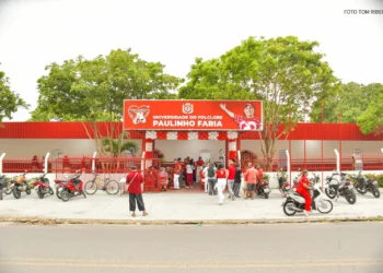 Universidade do Folclore Paulinho Faria, em Parintins (Foto: Tom Ribeiro)