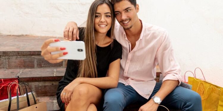 Notebook, relógios inteligentes e celulares estão entre os eletrônicos mais procurados para presente no Dia dos Namorados