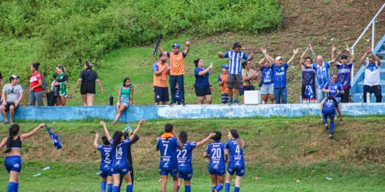 Barezinho Delas: de virada, São Raimundo vence Manaus e assume liderança