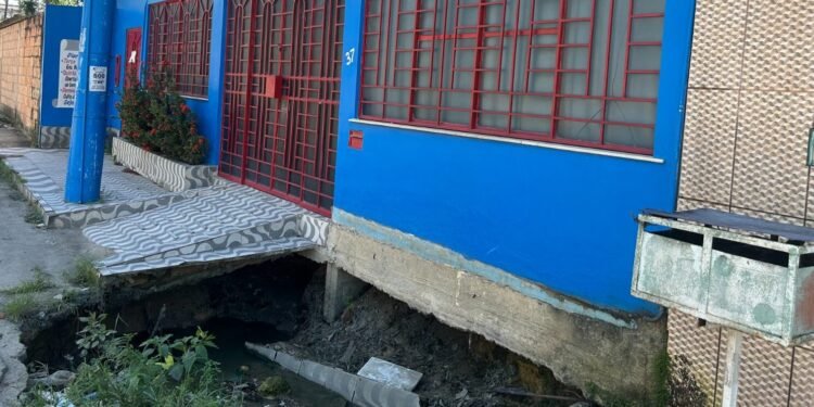 Fala Manaus: moradores tem custo alto com manutenção de veículos devido as crateras no Vale do Sinai