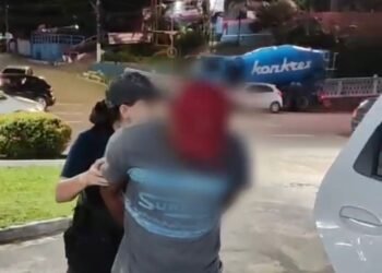 Vídeo: homem que circulou com corpo do pai morto é preso por ameaçar ex-namorada em Manaus