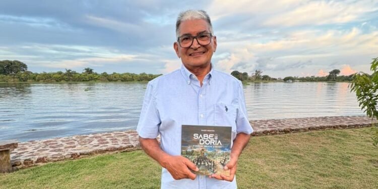 Simão Assayag lança livro em Parintins e reflete sobre a sabedoria no cotidiano