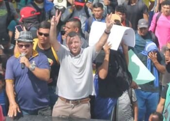 Secretário de David Almeida ameaça invadir propriedade privada em meio à greve da construção civil