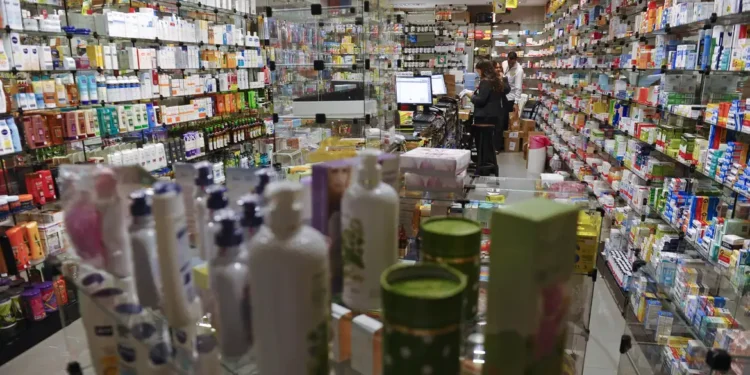 Receita retida: entenda como fica a venda de canetas emagrecedoras