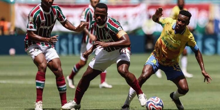 Flu segura empate com Mamelodi e se garante nas oitavas do Mundial