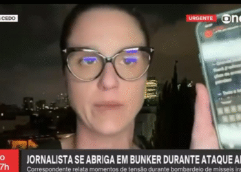 Repórter se abriga em bunker durante entrada ao vivo em meio a ataque em Israel