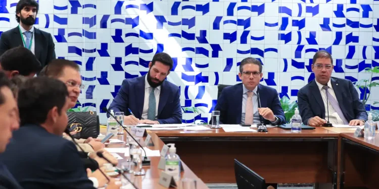 Câmara pauta urgência para derrubar decreto de IOF mesmo após reedição