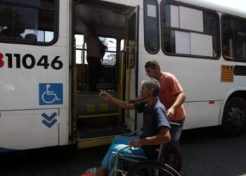 Amazonas tem uma das piores taxas de acessibilidade para cadeirantes do país, aponta Censo 2022