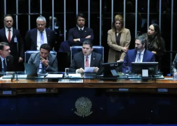 senado-deputados-aumento
