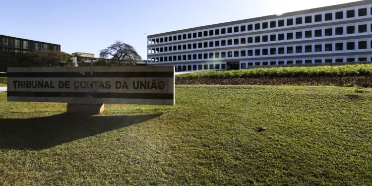 TCU aprova com ressalvas contas do governo Lula de 2024
