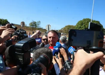 Bolsonaro nega ter descumprido proibição de uso de redes sociais