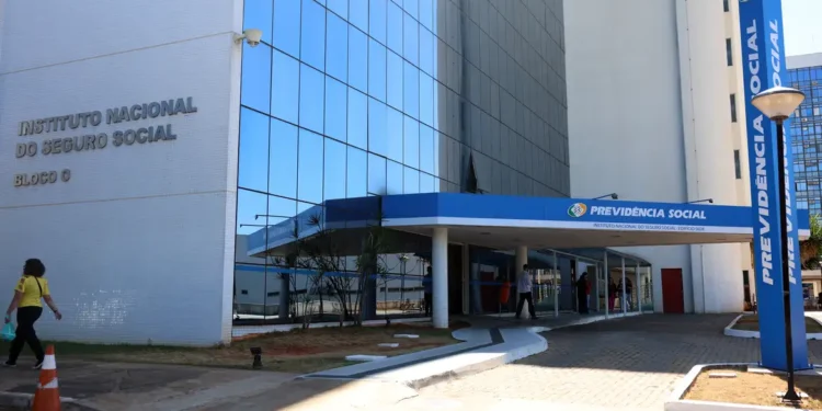 Aposentados têm até 14 de novembro para aderir ao plano de devolução