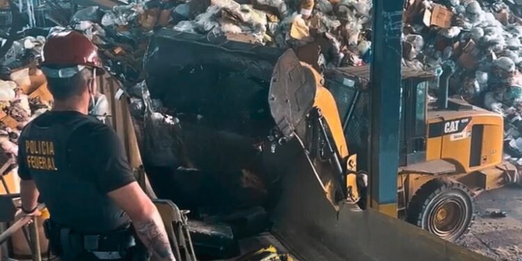 Mais de 3,5 toneladas de drogas são incineradas no Amazonas