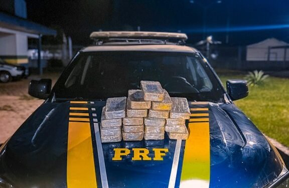 Homens são presos com mais de 19 kg de cocaína escondida em veículo na BR-319, em Humaitá