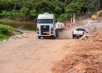Balsa de acesso na rodovia federal BR=319 (Foto: João Dejacy/Rios de Notícias)